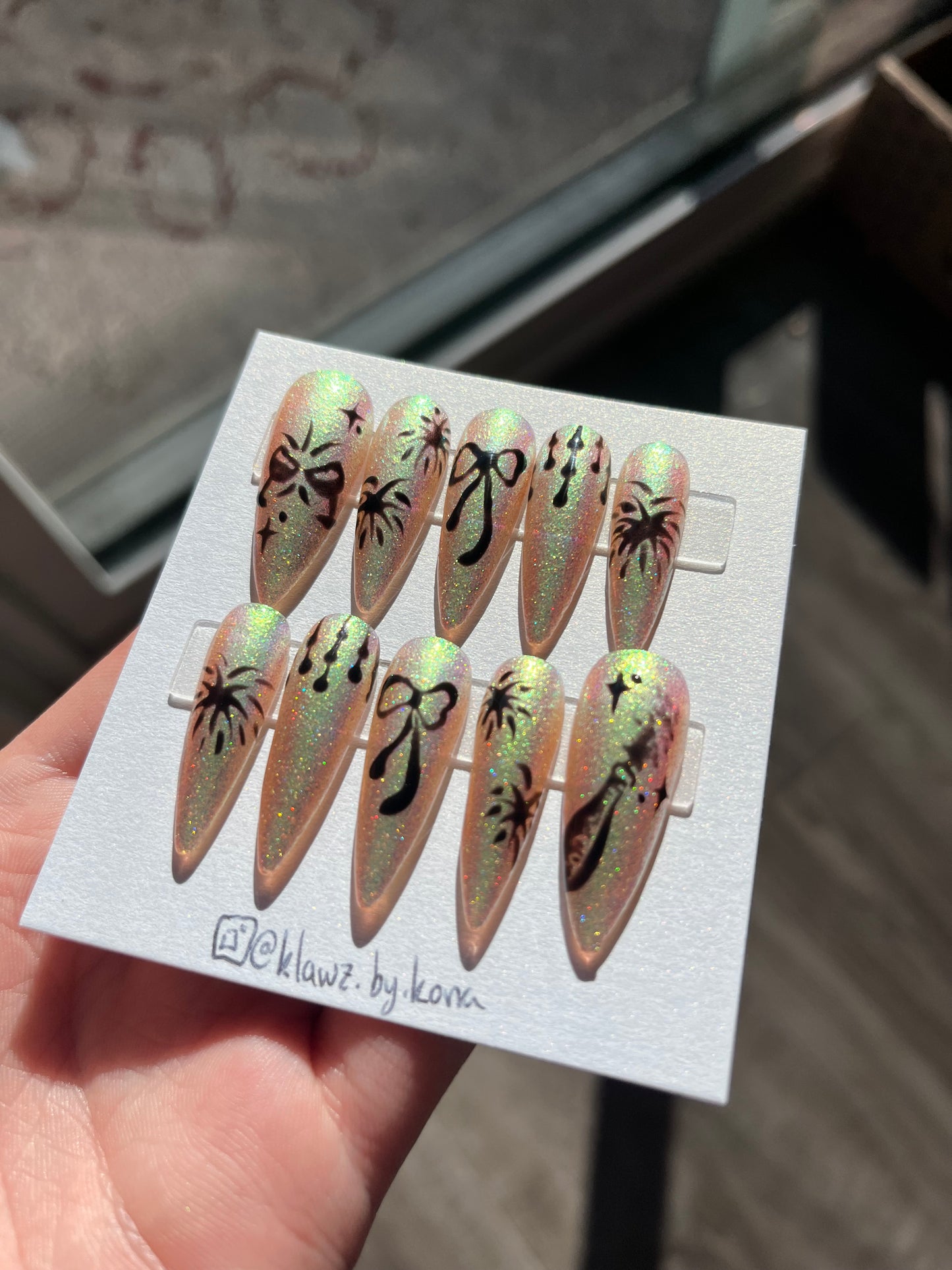 Glimmery New Years Nails