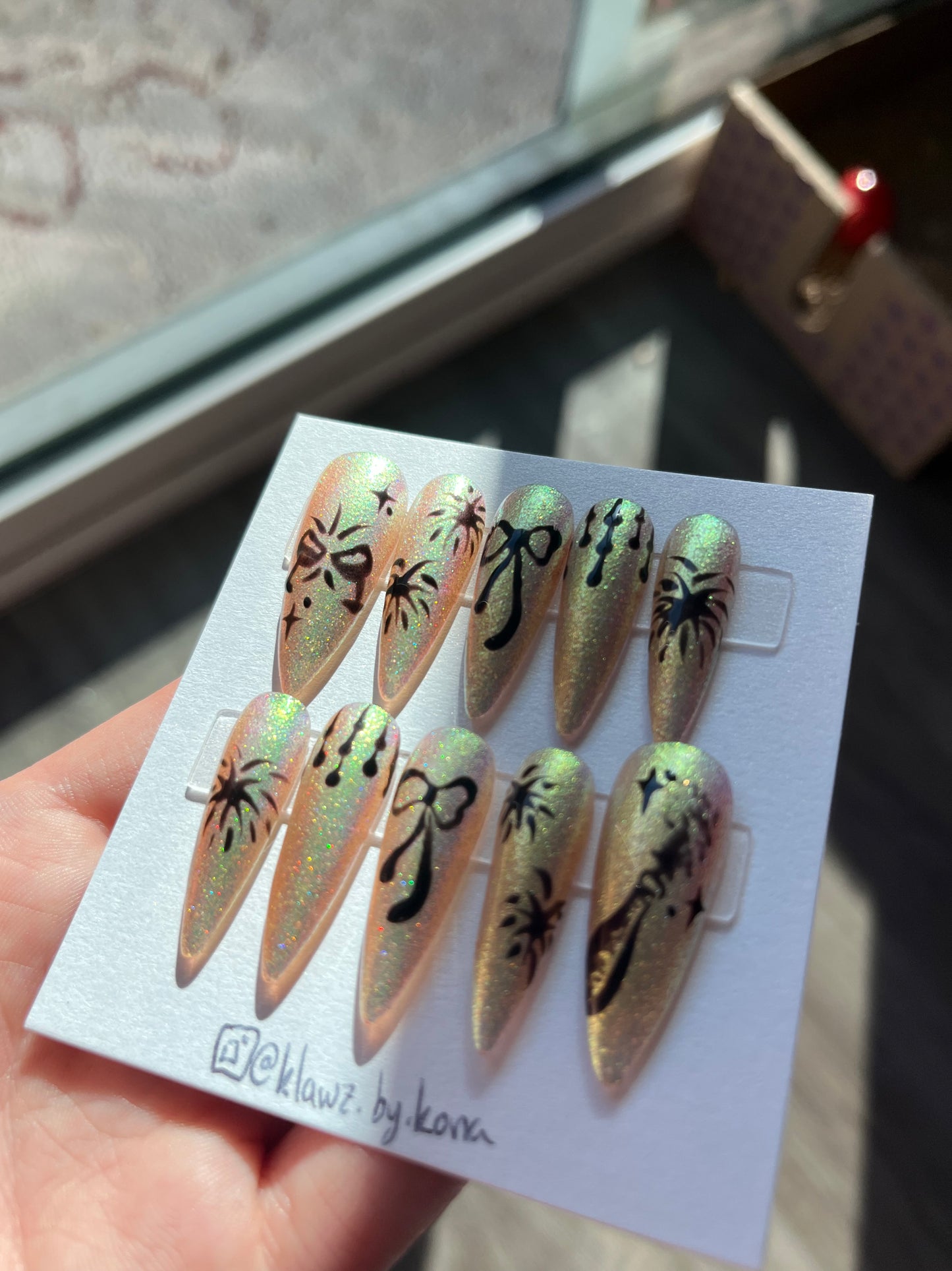Glimmery New Years Nails