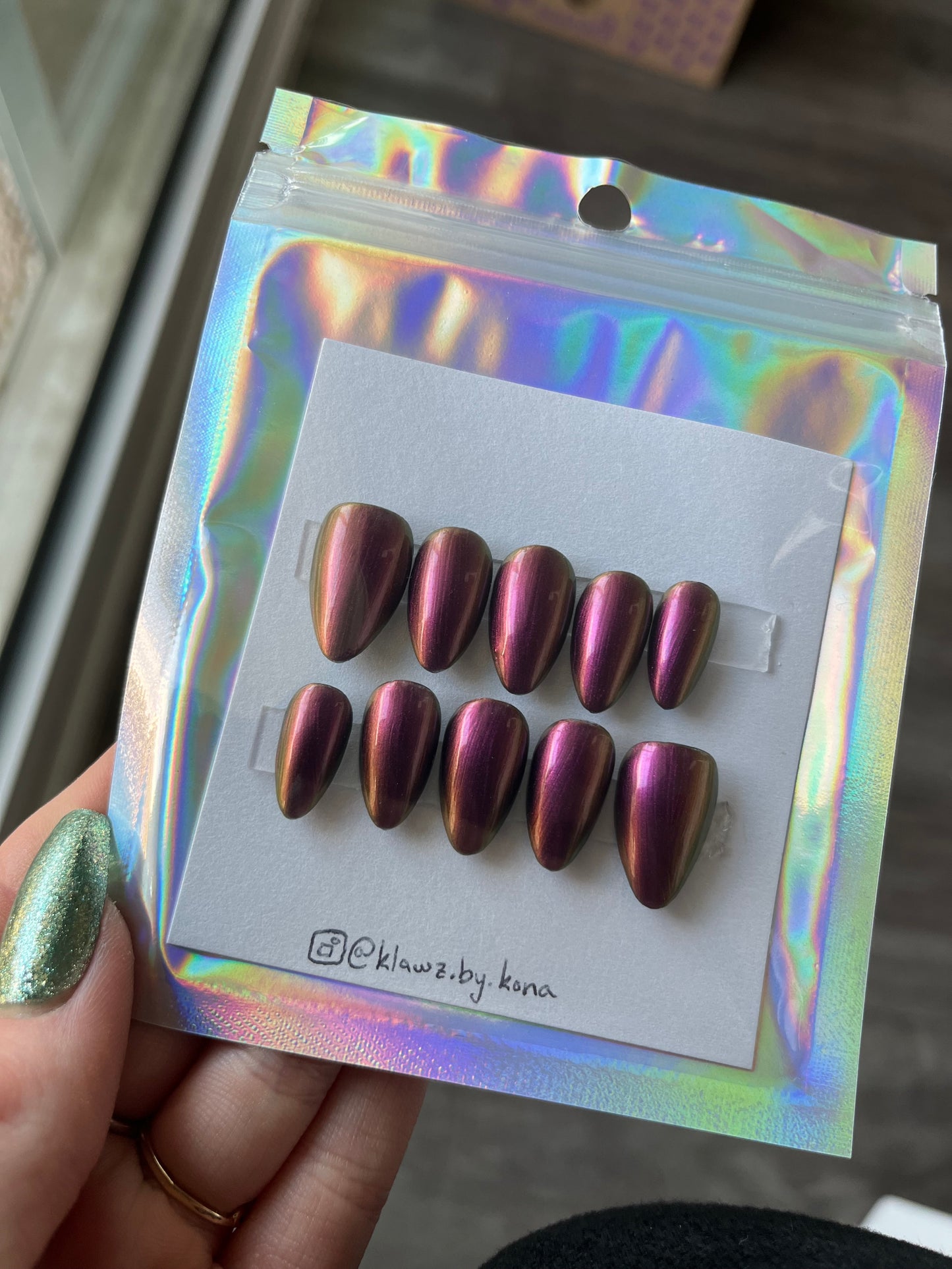 Cat’s Evasion Nails