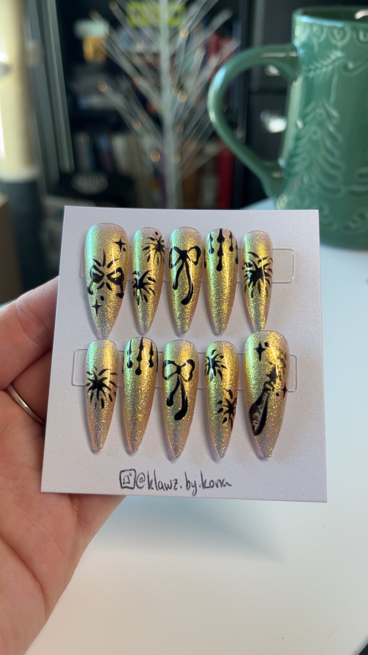 Glimmery New Years Nails